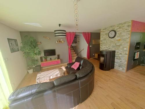 Photo de la galerie de l'établissement Maison Familiale Spacieuse 7 pax, à Seyne