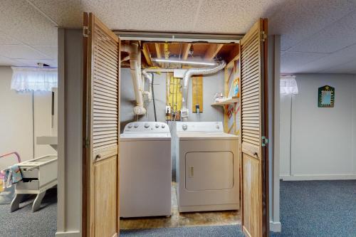 Gambar di galeri bagi Family Friendly Abode di South Yarmouth