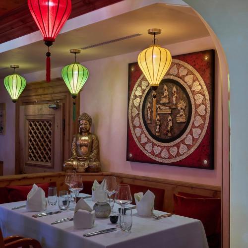 Hotel Vereinaにあるレストランまたは飲食店