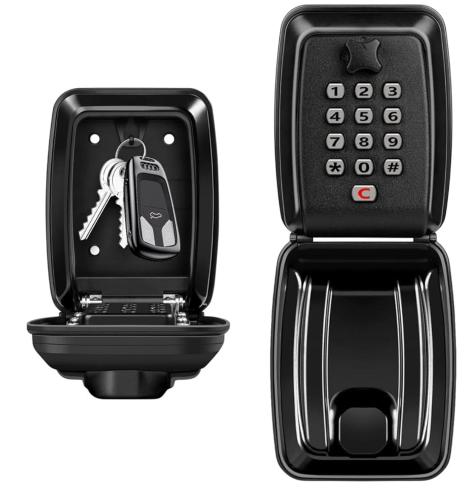 - un téléphone portable noir avec des clés dans l'établissement Family Saint Vincent - Studio 2 Pers - 100m gare Lourdes - WIFI, à Lourdes