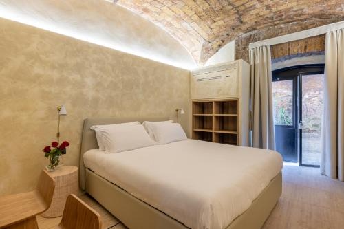 Trastevere Urbes Collection