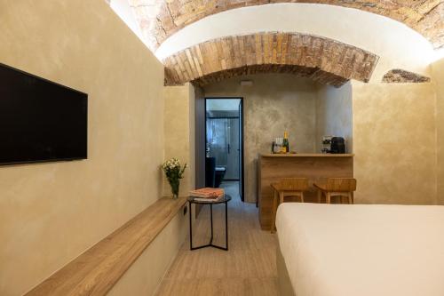 Trastevere Urbes Collection