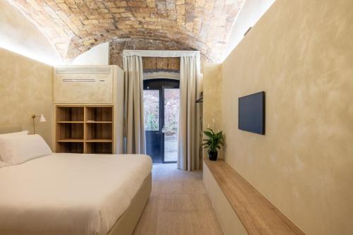 Trastevere Urbes Collection