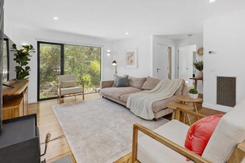 Coin salon dans l'établissement Bird House Wellness Retreat - Sauna Mineral Pool