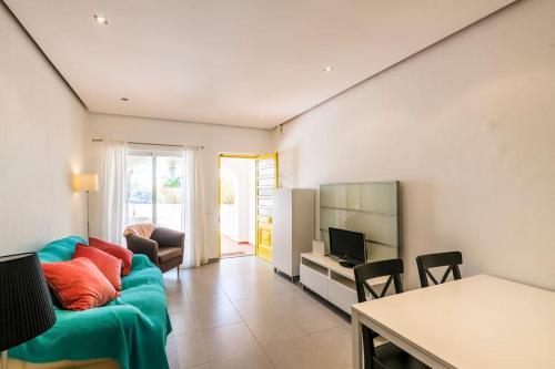 Vilamoura Beach Villa by nature with Olympic Pool