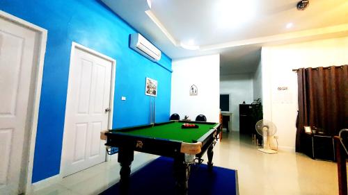 Biliár nebo kulečník v ubytování Happy Pool Villa Huahin