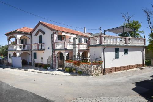 Apartments with parking space Privlaka, Zadar - 23640