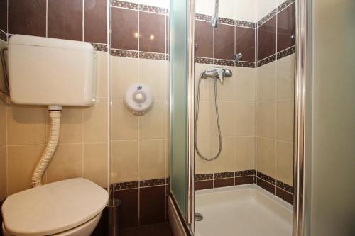 Apartments by the sea Baska, Krk - 23639