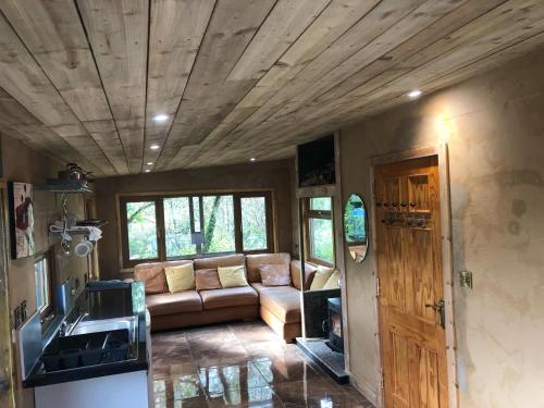 Posezení v ubytování Dads cabin