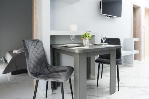 Urban Luxury Side 1