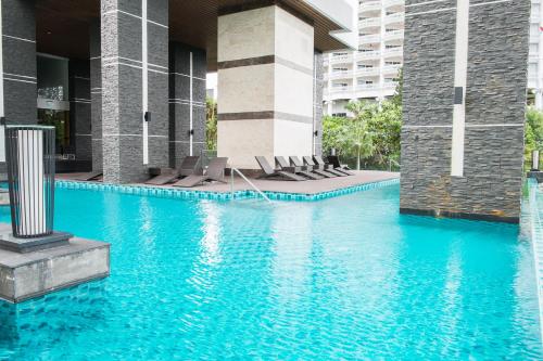 Piscina en o cerca de Wong Amat Tower By Peter