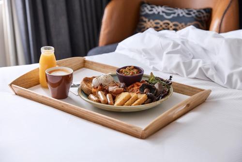 Comida en o cerca de este hotel