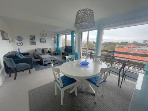 T2 Confortable avec Balcon, Parking et Équipements, Centre Arcachon, Proche Plage et Casino - FR-1-474-72