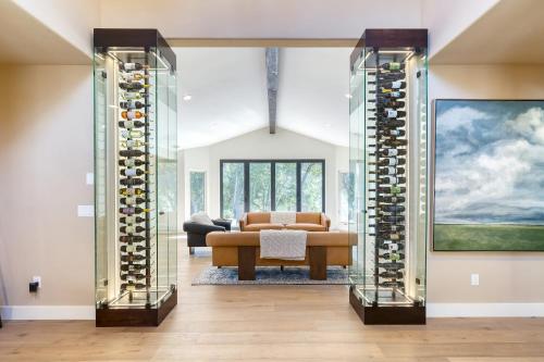Posezení v ubytování Rancho Robles by AvantStay Vineyard Villa w Views Pool Privacy