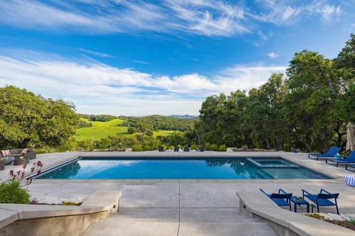 Bazén v ubytování Rancho Robles by AvantStay Vineyard Villa w Views Pool Privacy nebo v jeho okolí