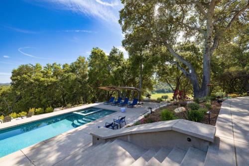 Bazén v ubytování Rancho Robles by AvantStay Vineyard Villa w Views Pool Privacy nebo v jeho okolí