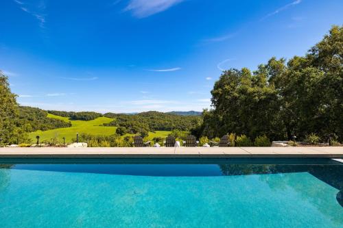 Bazén v ubytování Rancho Robles by AvantStay Vineyard Villa w Views Pool Privacy nebo v jeho okolí