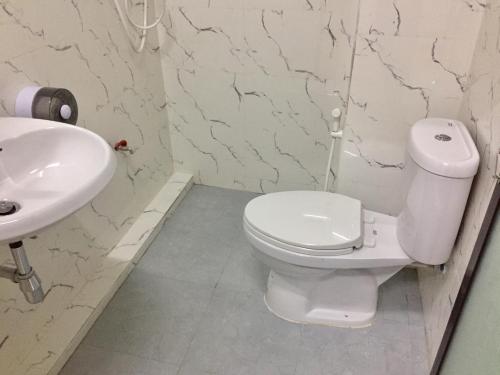 Ένα μπάνιο στο Baanpru daily room