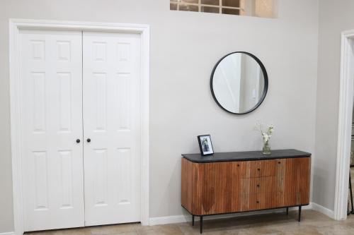 Foto dalla galleria di Luxury Stay Near IAH 3BD 2Bath Office with Amenities a Houston