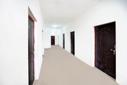 Gallery image of Hotel O SATYAM DHABA FAMILY RESTAURANT AND GUEST HOUSE in Prayagraj