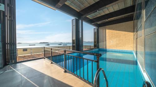Gallery image of Yeosu Kinolkids Poolvilla in Yeosu