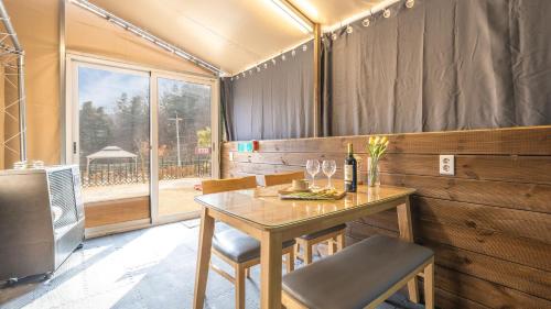 Fotografie z fotogalerie ubytování Gapyeong camp with pet & aegyeonglamping v destinaci Gapyeong