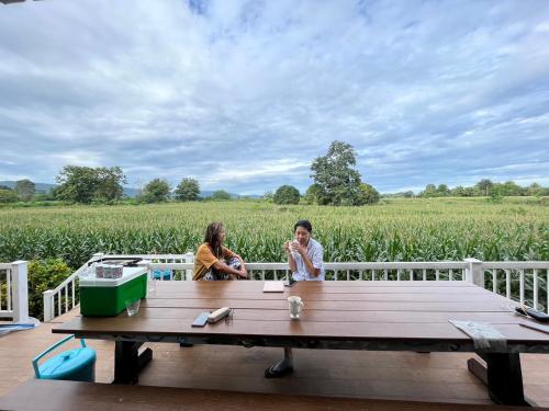 Clientes alojados en BanMoomJan Pool villa Khao Yai KP