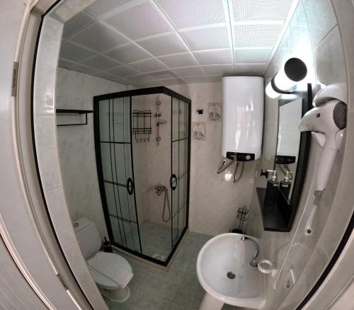 Ένα μπάνιο στο ULAŞ APART OTEL