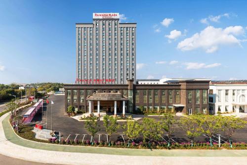 Fotografie z fotogalerie ubytování Ramada Plaza by Wyndham Ezhou Binjiang v destinaci Ezhou