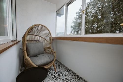 Bright, Newly Renovated Condo Near Danube Riverにあるシーティングエリア