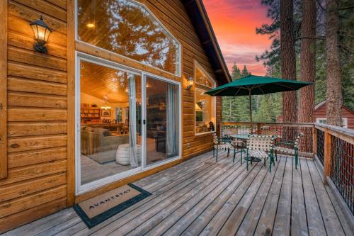 Μπαλκόνι ή βεράντα στο Tahoe Vista by AvantStay Central Location Patio