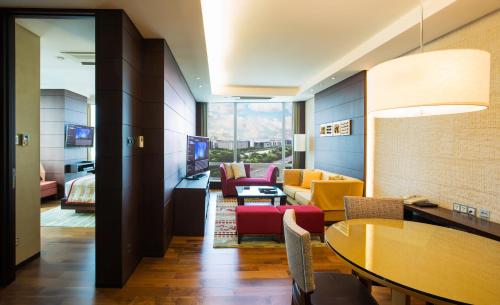 Гостиная зона в Marriott Executive Apartment Seoul
