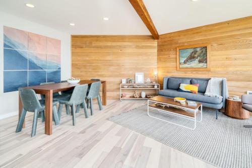 Imagen de la galería de Sunset Cove by AvantStay Beachfront w Balcony, en Arch Cape