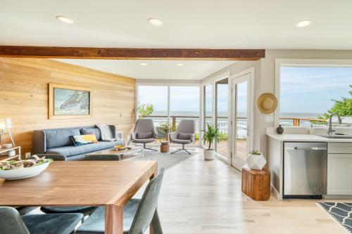 Imagen de la galería de Sunset Cove by AvantStay Beachfront w Balcony, en Arch Cape