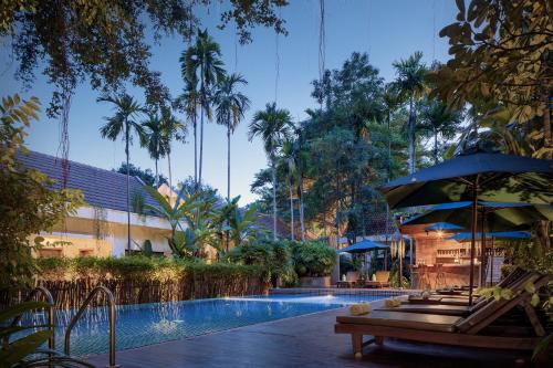Lynnaya Urban River Resort — Swimming pool