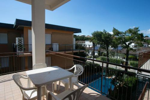 Fotografie z fotogalerie ubytování Marcelli, trilocale con terrazzo a due passi dal mare - M046 v destinaci Marcelli