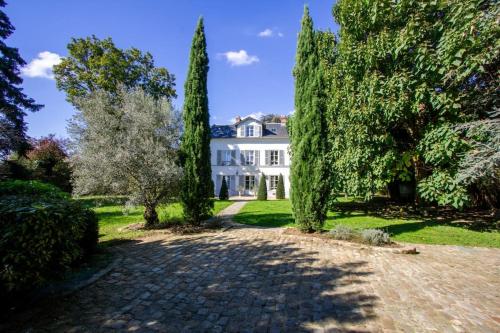 Demeure du XVIIIe avec Jacuzzi près de Paris