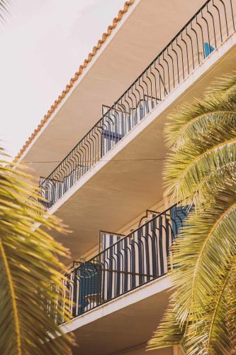 Un balcón o terraza en Hotel Bell Repos