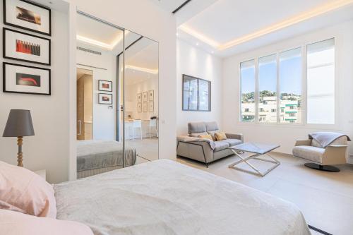 REF 1975 - Cannes Center - Croisette
