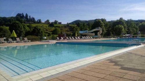 Photo de la galerie de l'établissement Chalet 3 étoiles - eeiida, à Matour