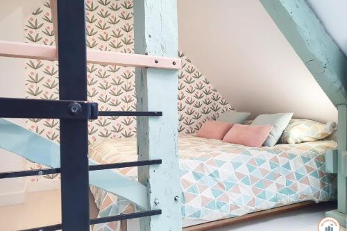 Photo de la galerie de l'établissement La Plume de Malherbe - Parking - Coup de Cœur, à Caen