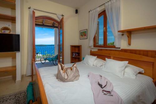 Majestic Tranquil Villa with Stunning Panoramic View