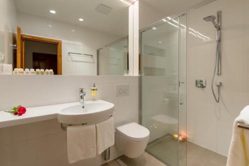 Majestic Tranquil Villa with Stunning Panoramic View