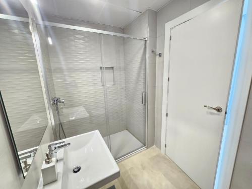 Apartamento 1ª Línea de playa Planta Vistas a Casco Histórico