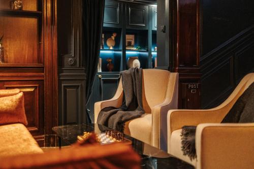 Ruang duduk di Pine Trees Hotel Pitlochry