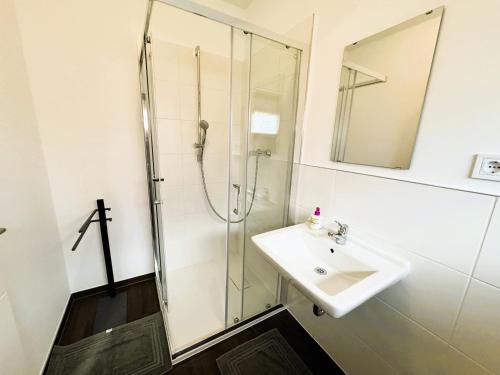 Φωτογραφία από το άλμπουμ του 150m² Apartment nahe A1 - 5 Schlafzimmern - 3 Bäder - 50m² Terrasse σε Siek
