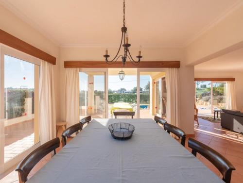 Villa Agua - Modern villa, quiet location walkable to restaurant and supermarket