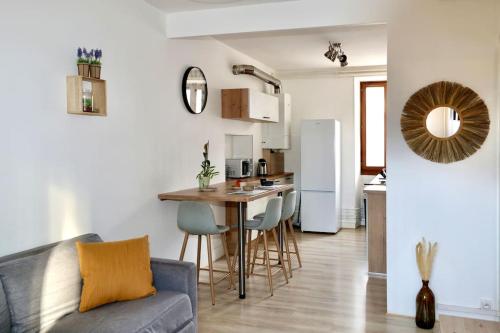 Η κουζίνα ή μικρή κουζίνα στο ''Grand Verger'' - Parking gratuit