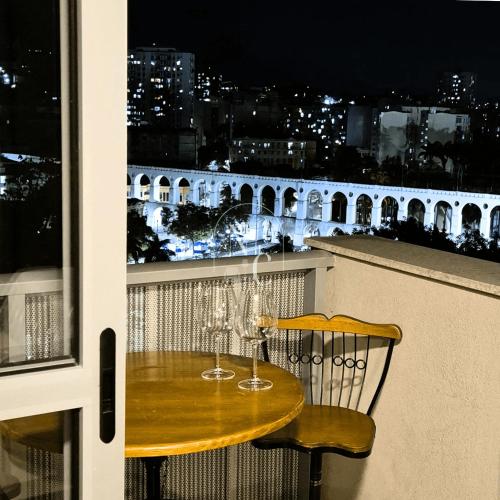 Balkoni atau teres di RioDowntown Hub by RNC Flats