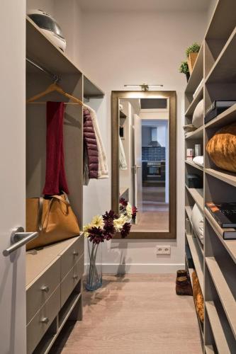 Pau Claris - Design apt next to Paseo de Gracia